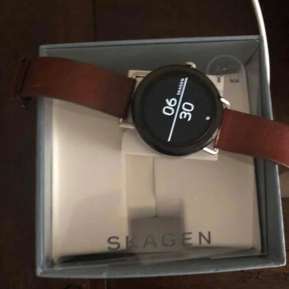 - Skagen smart watch unisex